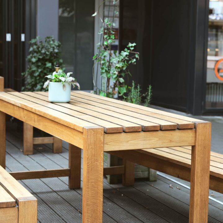 table et banc bois terrasse